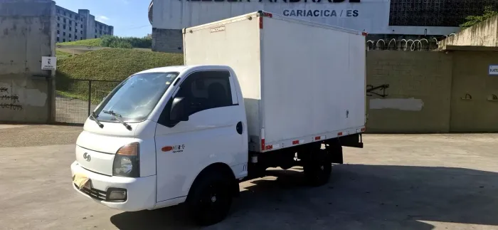 Caminhão Yundai HR baú (((Oportunidade))) 95 mil