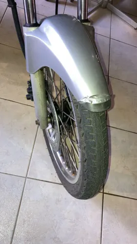 Vendo porque preciso de carro pra buscar meu filho de 6 meses