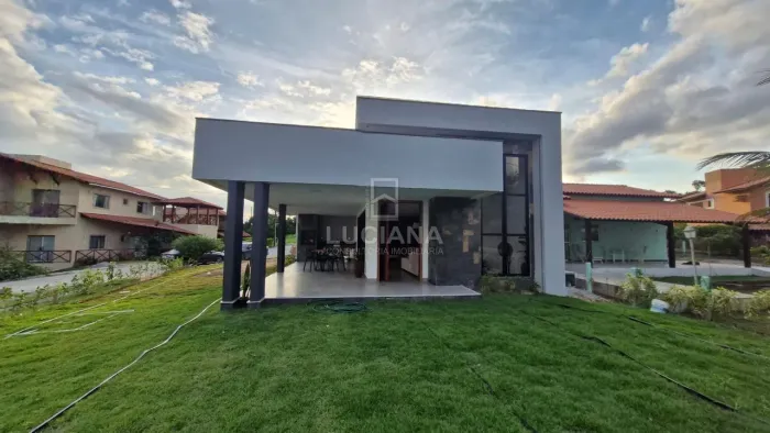 4 Suítes! Excelente Casa em Condomínio estilo campo em Chã Grande/PE!
