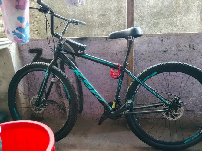 Bicicleta aro 29 em ótimo estado