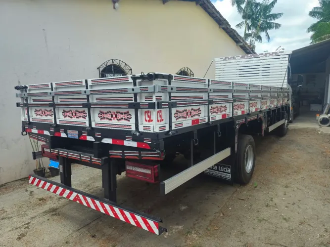 CARROCERIA DE CAMINHÃO NOVA