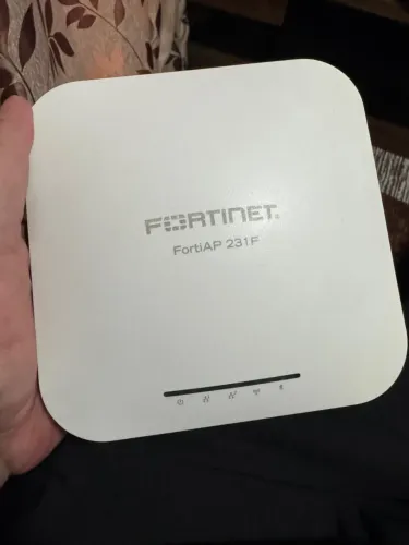 Access Point FortiAP 231F Wi-Fi 6 (leia)