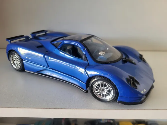 Miniatura Pagani Zonda C12 escala 1/18