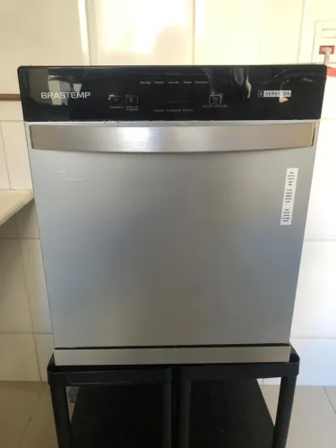 Lava louças BRASTEMP está parada sem usa, vendendo pq estou indo pros EUA. Toda de INOX.