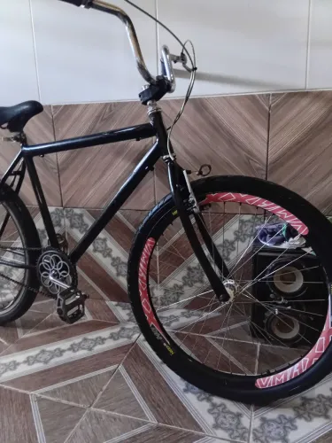 Uma. Bicicleta  aro   26