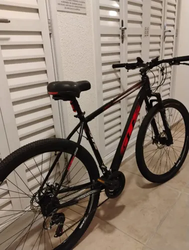Bicicleta aro 29 semi nova 