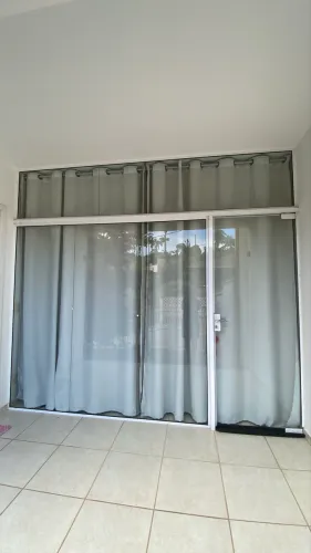 Vidraça com porta