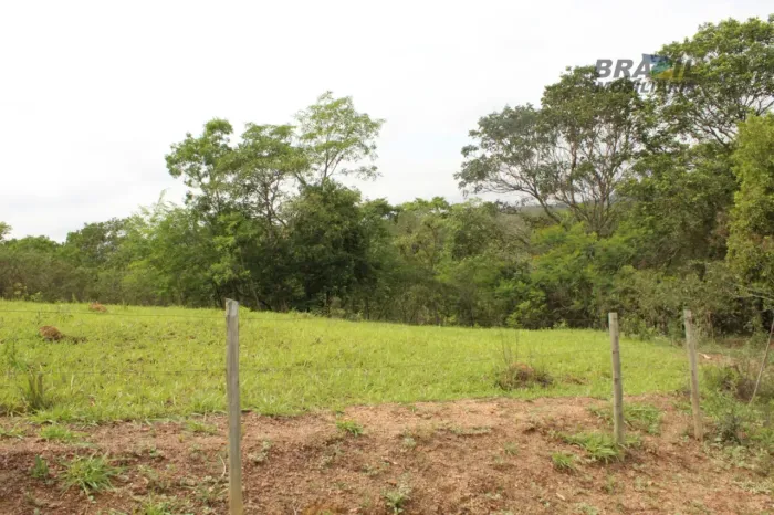 Vendo Ótima Chácara com Córrego no Engenho das Lages GO