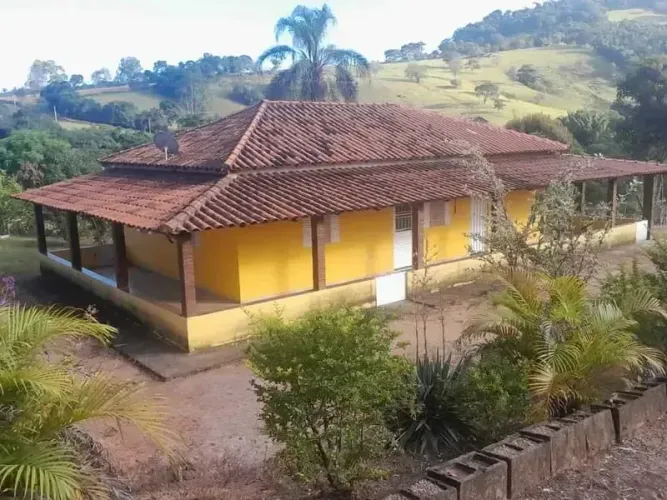 Sítio em Piracema - MG casa boa ótimo cantinho na roça Para quem procura sossego.