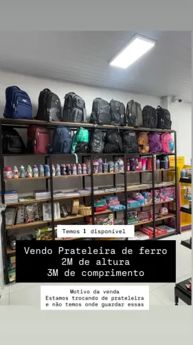 Prateleira de ferro