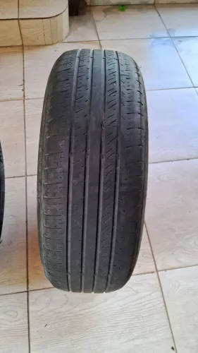 Pneu 215 65 R16