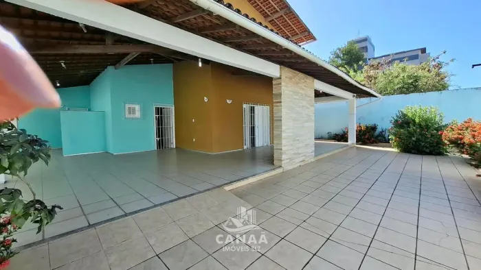 Vende-se Casa Duplex no Jardim Libanês - 5 quartos (Suítes) - 648m² - Piscina