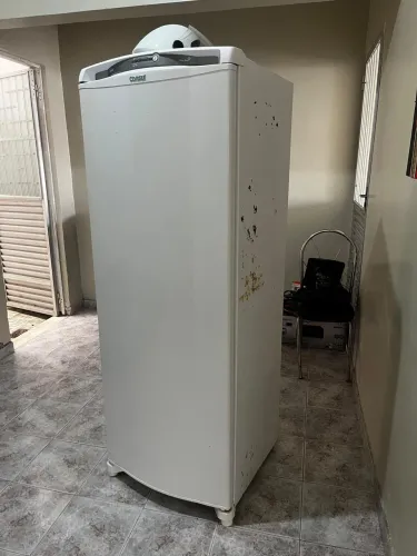 Vendo geladeira e fogão usados 