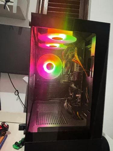 PC Intel i5 16GB RAM SSD 240GB - Não liga mais, para conserto ou peças