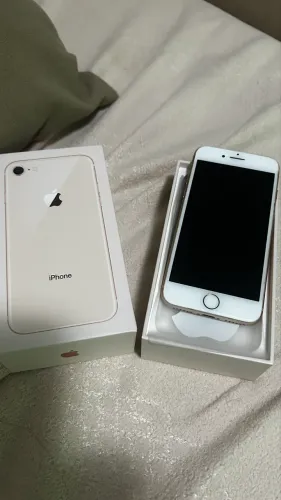 Vendo iPhone 8 nunca foi aberto caixa e acessórios 