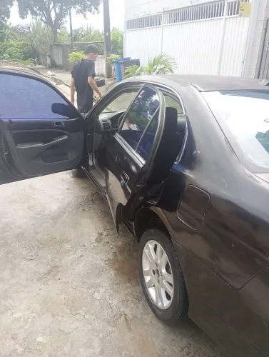 Honda Civic Sedan LX 1.7 16V 115cv Mec. 4P 2005