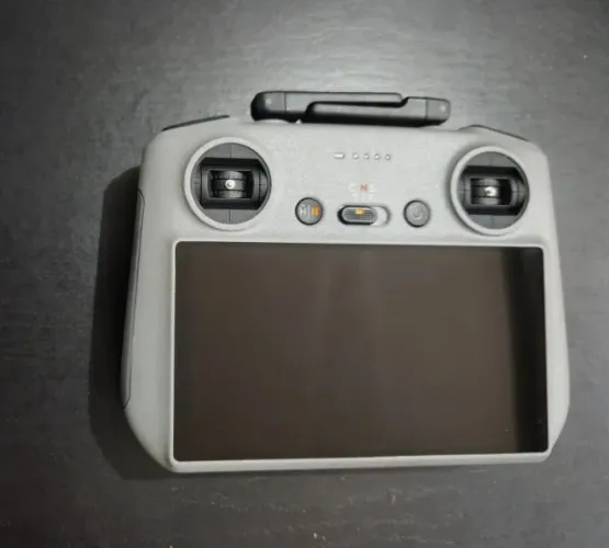 VENDO DJI RC 2 - CONTROLE ORIGINAL COM TELA