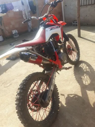Vende moto trilha XR 200