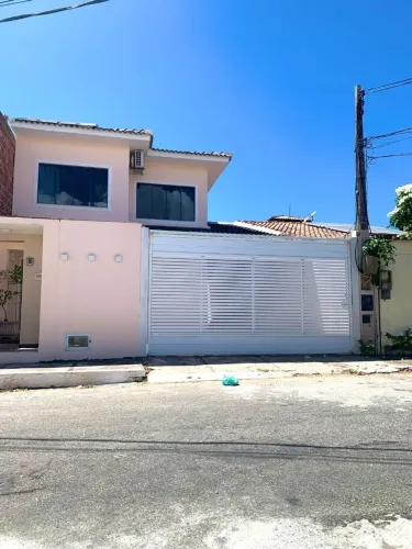 Casa com 3 dormitórios à venda, 150 m² por R$ 700.000,00 - Nova Macaé - Macaé/RJ