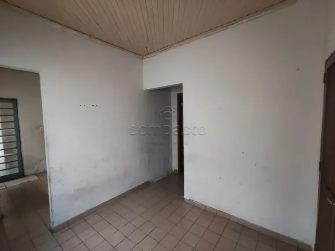 Imóvel com 3 Casas e 1 Ponto Comercial | Excelente Oportunidade para Investimento