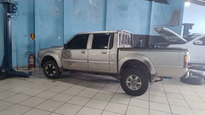 Mitsubishi L200 GLS 2.5 4X4 CD Diesel 2003