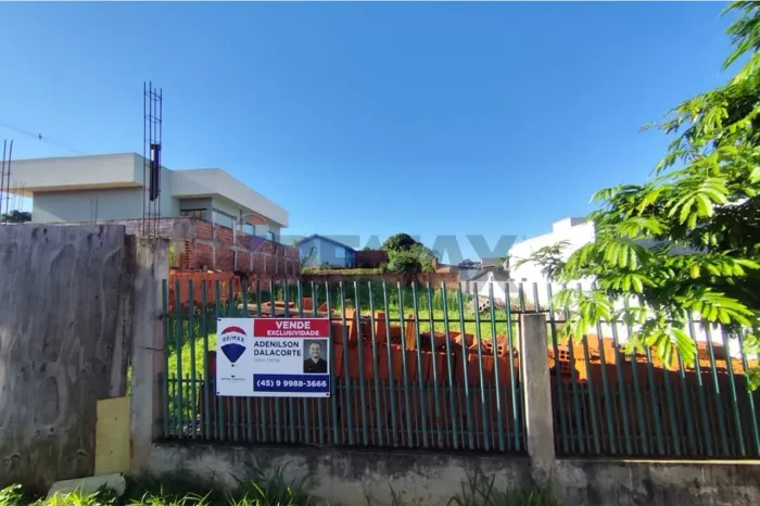 VENDO TERRENO PRÓXIMO DA AV. MARIPÁ E CENTRO DA JUVENTUDE EM TOLEDO PR