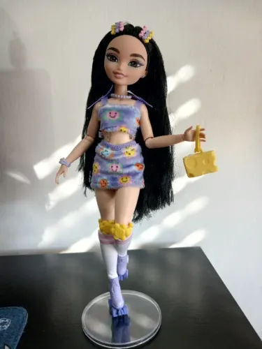 Barbie Dream Besties Renee Skate Party