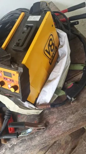 Máquina de solda v8 Brasil