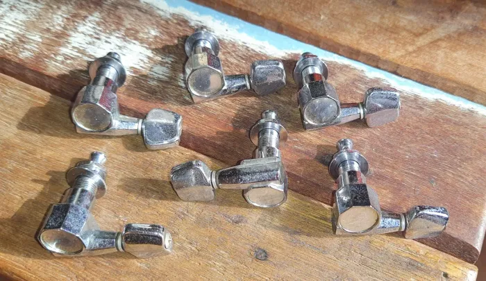Tarraxa gotoh chevron em linha