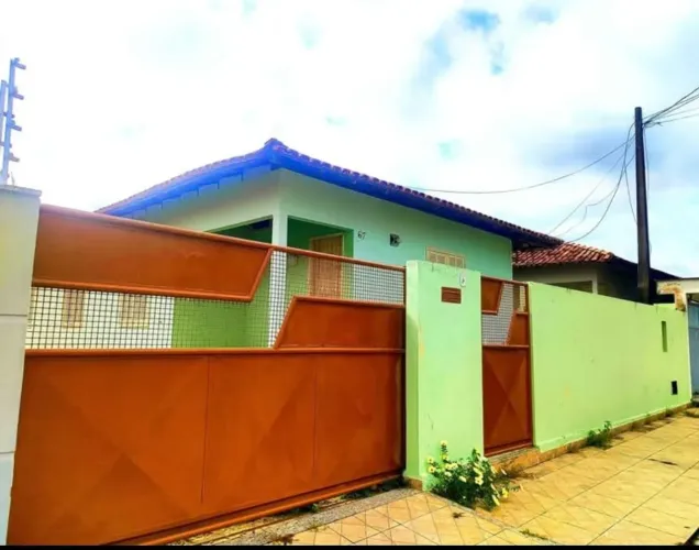 Aluga-se casa no bairro Sernamby