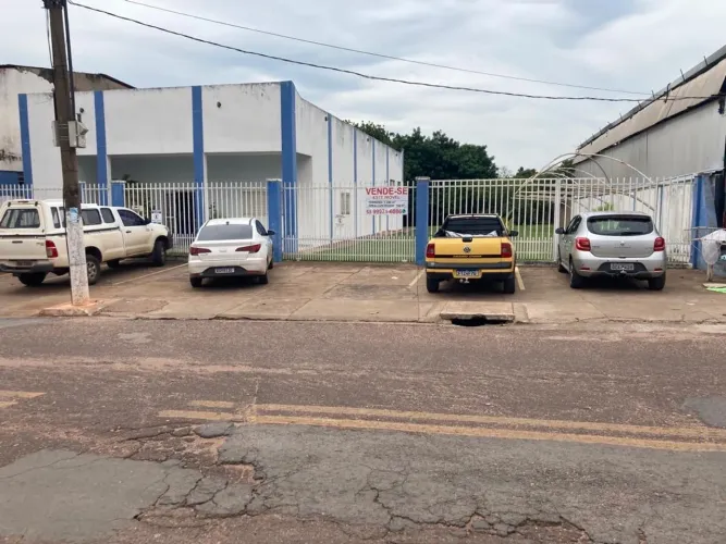 Vendo prédio comercial 