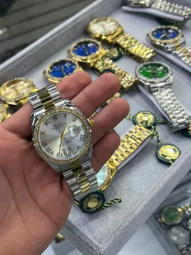 Relógio Estilo Datejust com Fundo de Vidro - Elegante, Funcional e Sofisticado