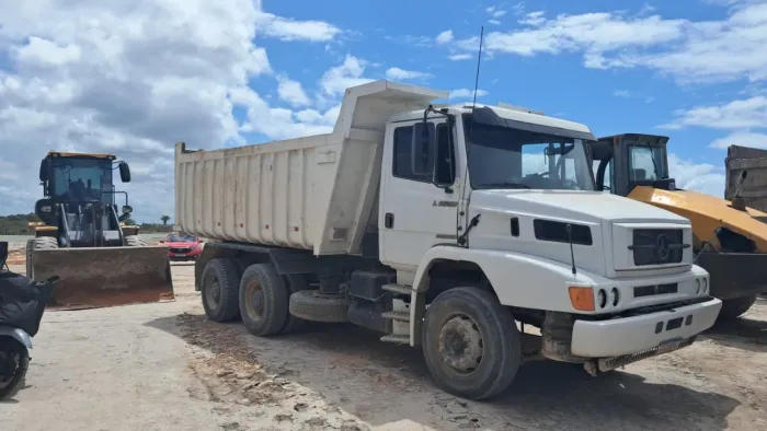 Caçamba tracada 2638