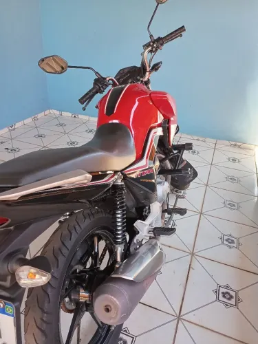 Titan 160 