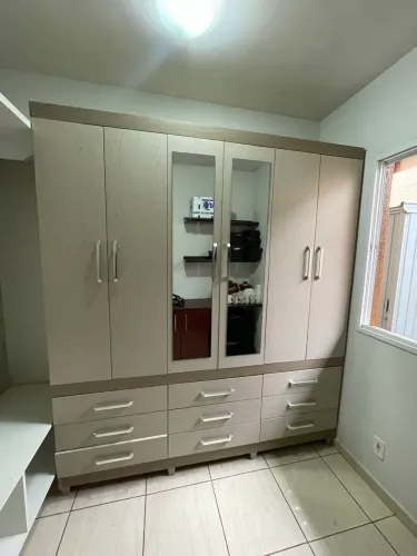 Vendo guarda roupa usado em bom estado entrega e montagem grátis 