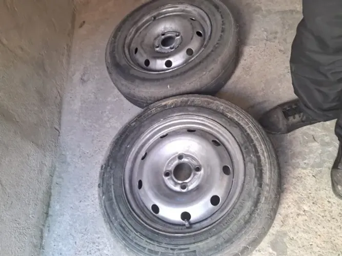 troco 04 rodas com pneus aro 14 em auto falantes para logan sedan 2018