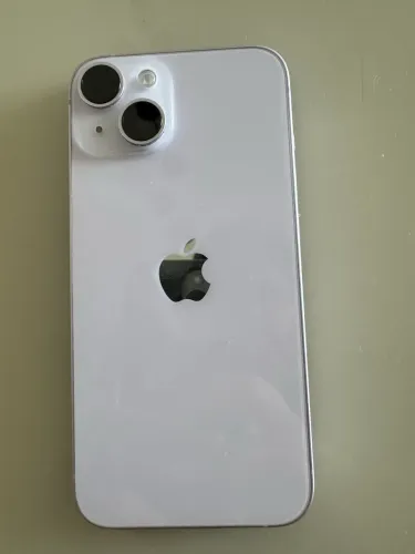 iPhone 14 em ótimas condições e com pouco tempo de uso