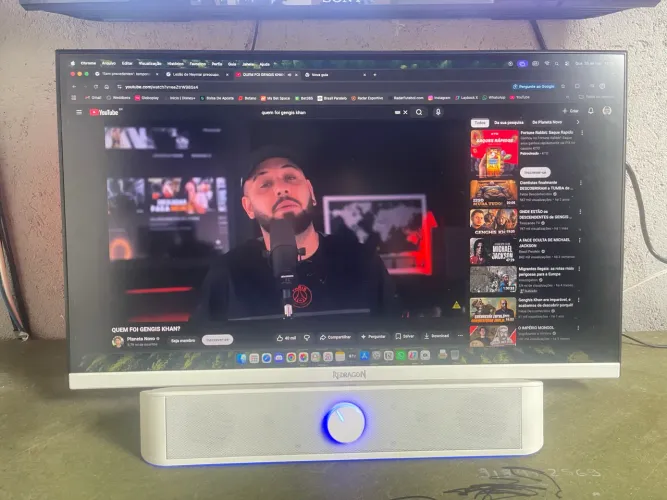 Monitor Redragon 27?