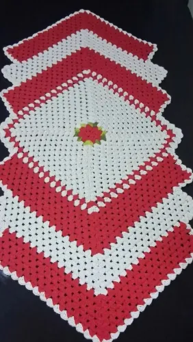 Passadeira de Mesa em crochê 