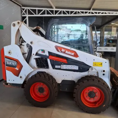BOBCAT 2024 - APENAS 508 HORAS - NOVÍSSIMA!