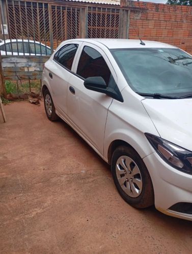Imagem de Carro Onix Joy a venda