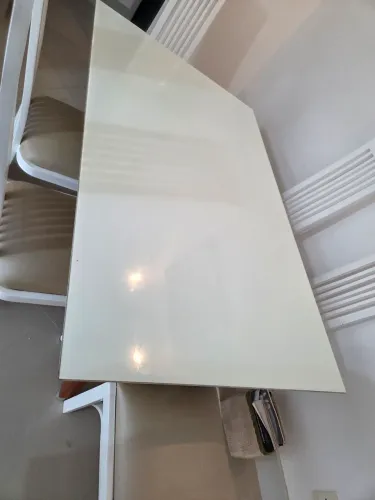MESA DE 6 LUGARES COM TAMPO DE VIDRO