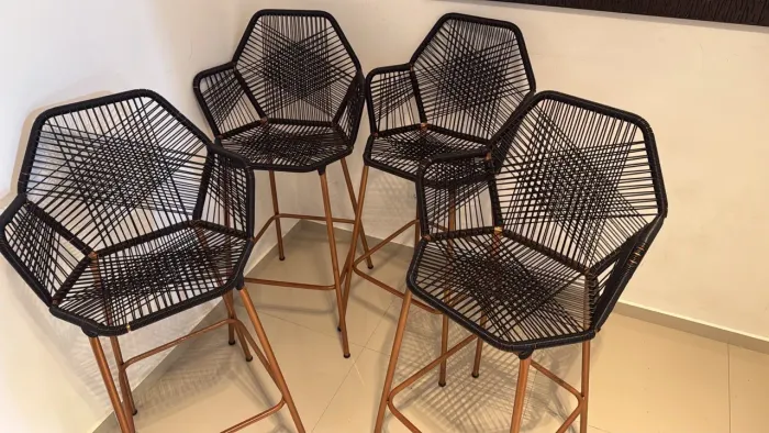 Vendo 4 cadeiras novíssimas