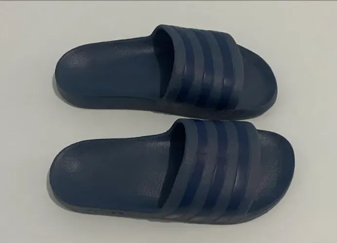 Slide adidas azul
