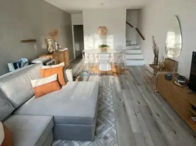 Casa de Vila à Venda no Brooklin, 108 m2, ao lado do Metrô Campo Belo