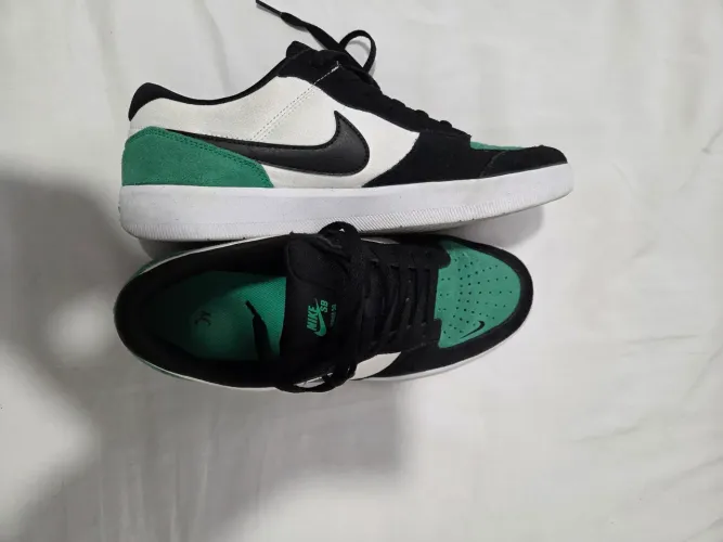 TENIS NIKE 43