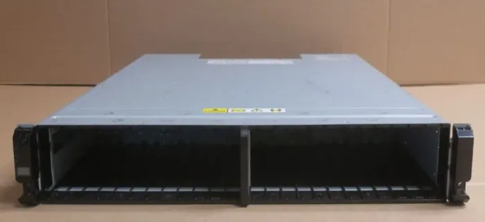 Matriz de Expansão IBM Storwize V7000 com 24 baias de 2,5" (2076-224)