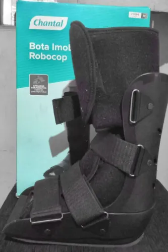 Bota imobilizadora semi nova.