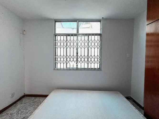 Apartamento 02 quartos, 01 suite, área de serviço, vaga de garagem, aceita pet.