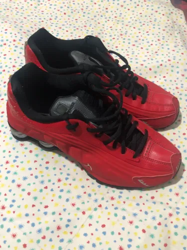 Nike shox Nz vermelho - 41 ou 9.5 - (USADO e Conservado) sem caixa original